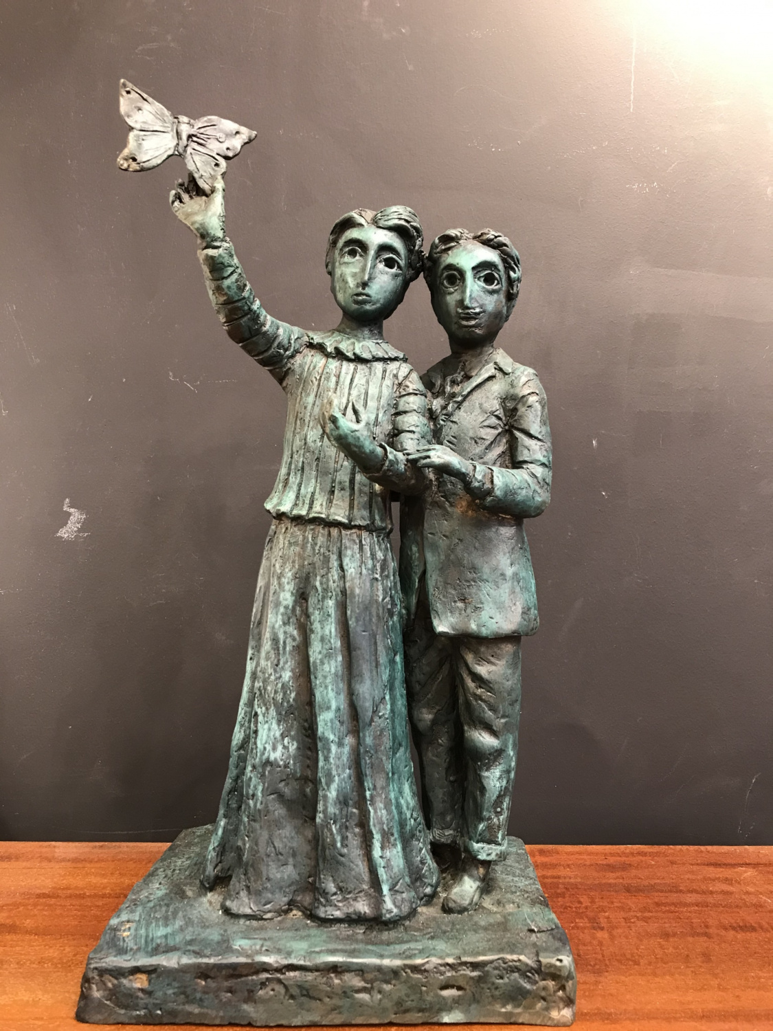Yosl Bergner - Boy and Girl - Bronze sculpture - Jerusalem art - Kings Gallery - Israeli gallery - Jerusalem - International art.