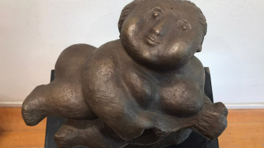Meir Pichhadze - A girl - Bronze Sculpture - Kings Gallery - Jerusalem - fine art - Israeli artist - art work - international art.