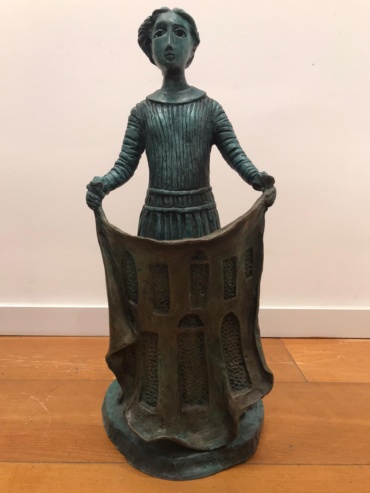 Yosl Bergner - Woman with blanket - Bronze sculpture - 50x22x22 cm