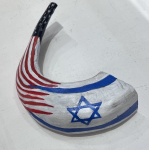 Eli-Cohen-United-Shofar-2025-acrylic-on-shofar-20-cm