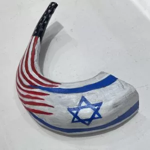 Eli-Cohen-United-Shofar-2025-acrylic-on-shofar-20-cm